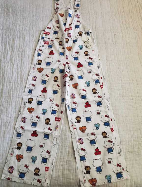 XS LEVI'S X HELLO KITTY BAGGY OVERALLS 