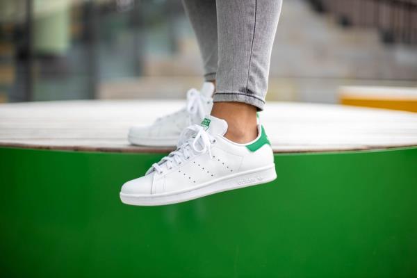 white and green stan smith mens