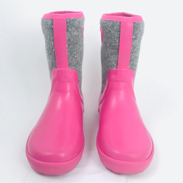 wool shoes in rain