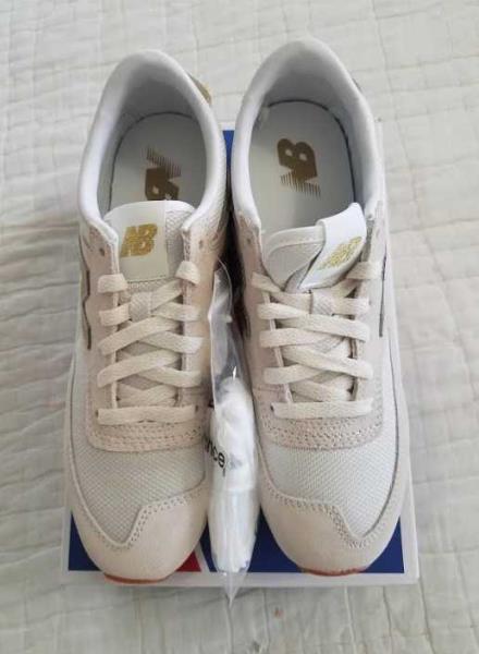 new balance 620 white and gold