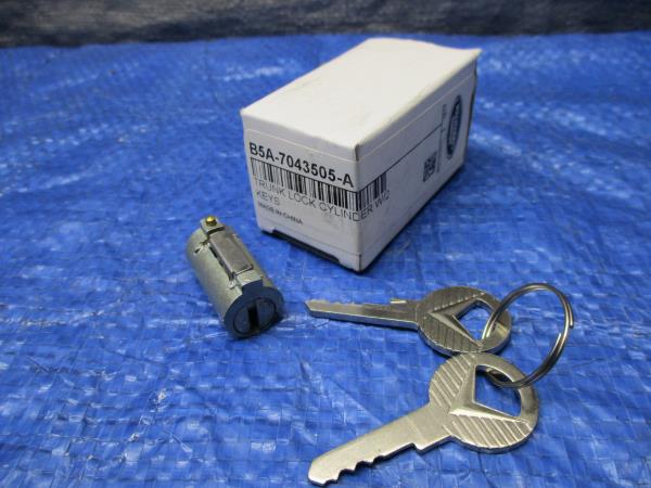 Peugeot 205 1983-1998 Door and Tailgate Lock Cylinder Kit With keys 1 2 1.0-1.9L