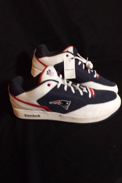 REEBOK White Navy Blue Red Leather NEW 