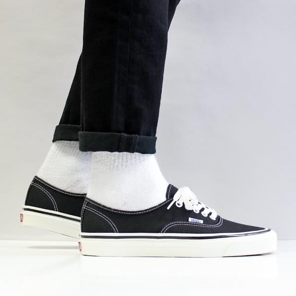 vans authentic black and white canvas skate shoes