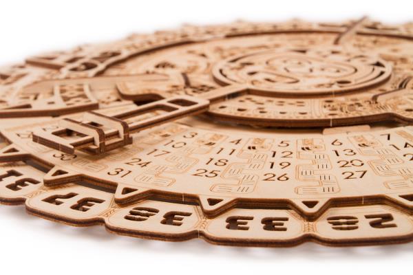 Mechanical Puzzle Wood Trick The MAYAN CALENDAR Model Wooden for self-assembly