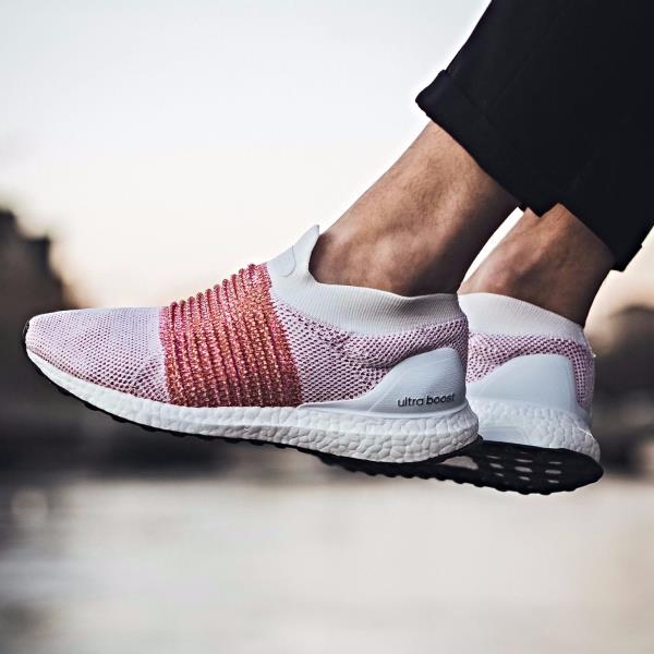 ADIDAS ULTRA BOOST LACELESS WHITE RED 